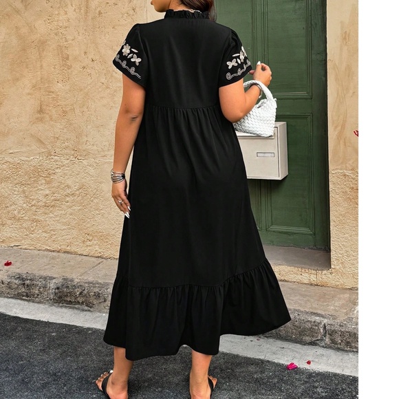 Plus Floral Embroidered Frill Neck Short Sleeve Ruffle Hem Dress - Picture 5 of 8